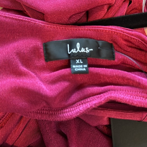 Elegant Red Sleeveless Dress - Picture 8 of 13